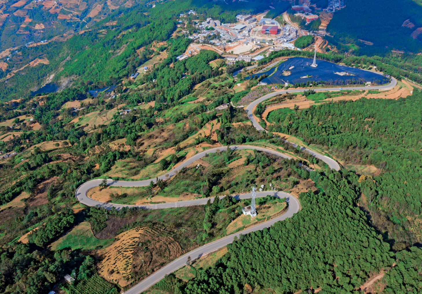 通绘就龙陵“三色”新画卷不朽情缘平台网站绿美交(图2)